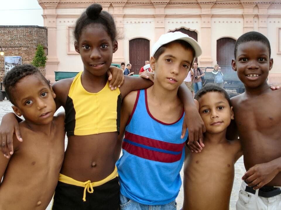Reuniting Cubans is a Familiar Sight in Havana